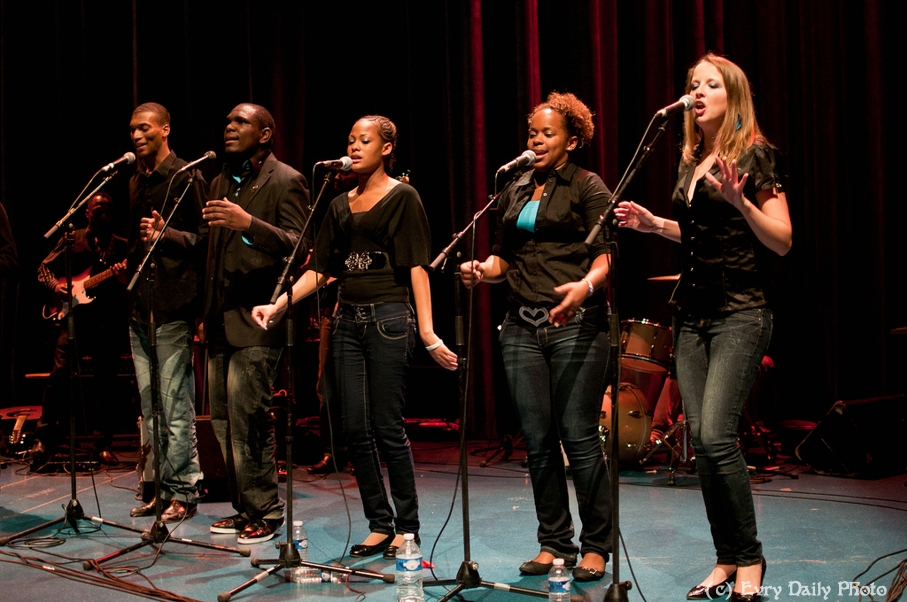 Evry Daily Photo - Telethon Evry 2010 - Concert Evry University Gospel - large - 5244013578.jpg